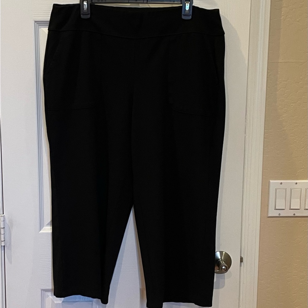 Max Studio Wide Leg Black Capris Size 2X